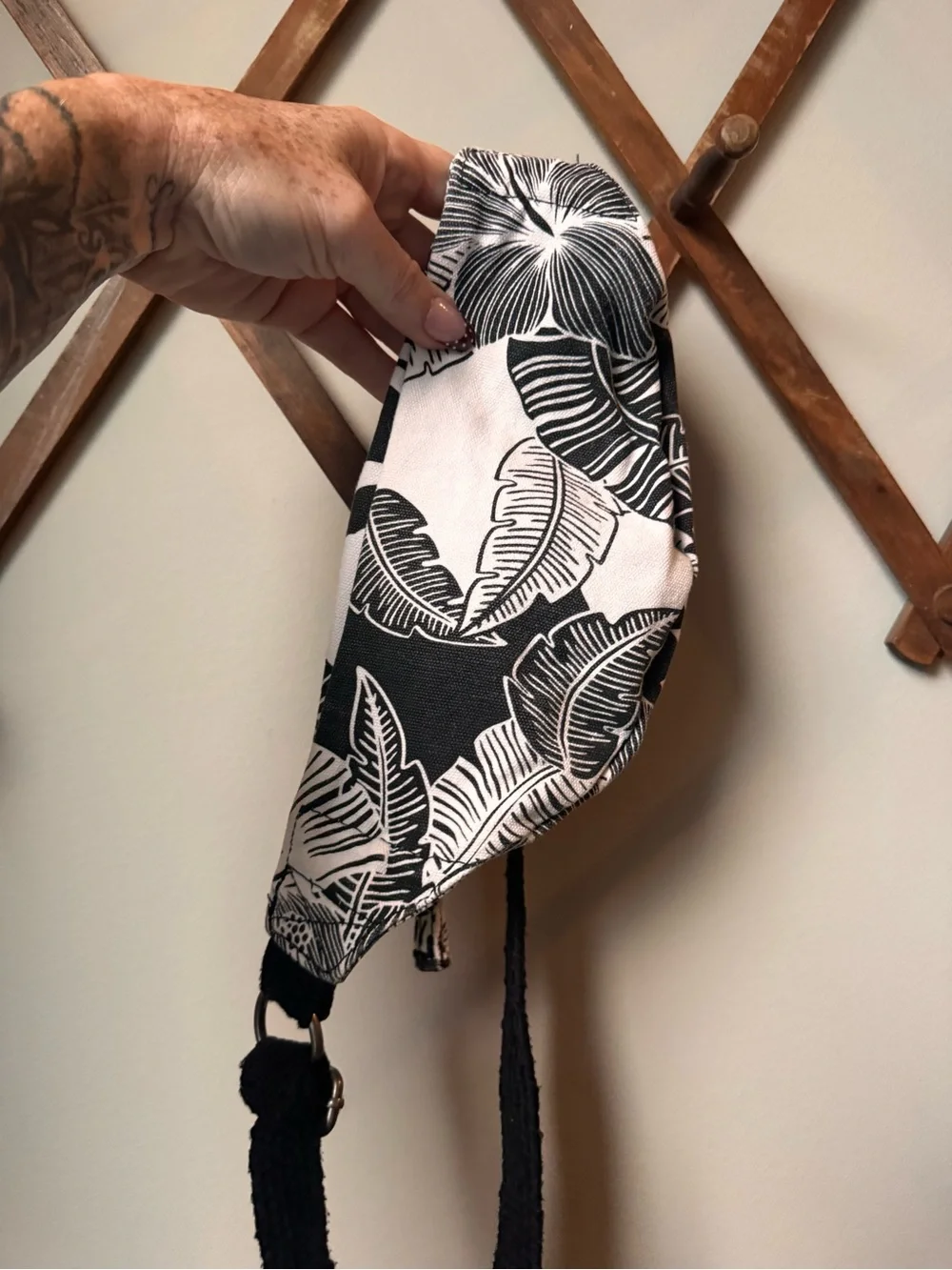 Dakine Gigi Hip Pack in Hibiscus Palm Canvas Belt Bag